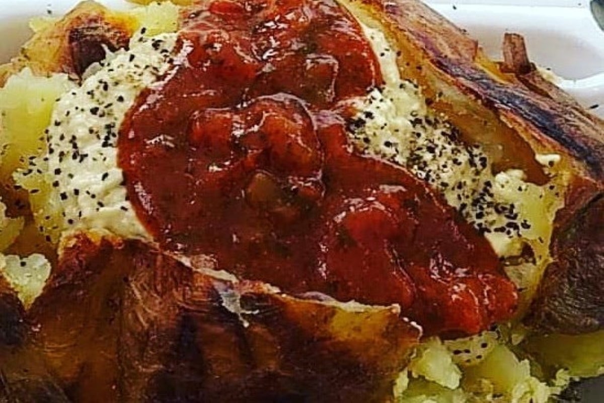 Houmous with Salsa