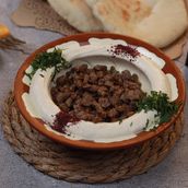 Hummus with Meat & Nuts