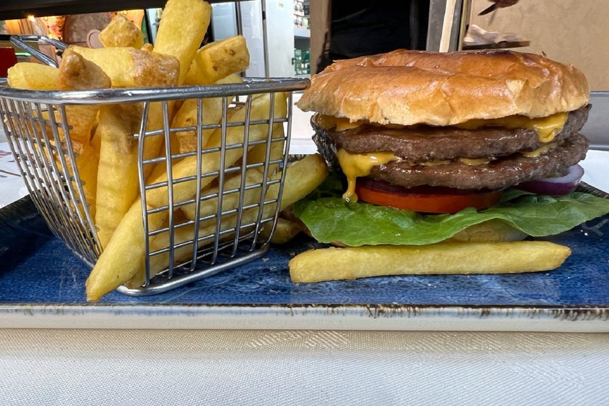 Double Cheese burger in Brioche Bun