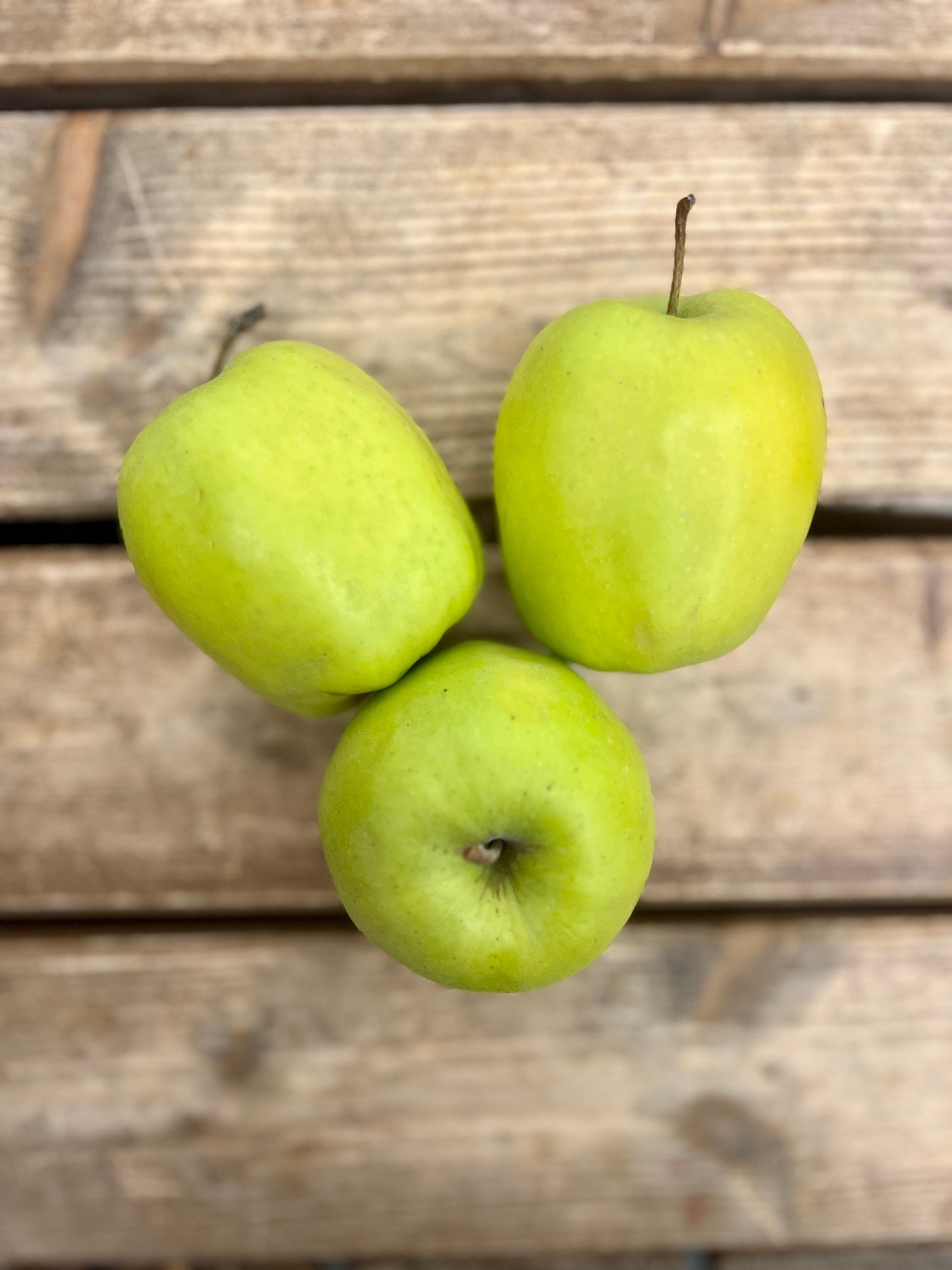 Golden Delicious Apple 500gm.