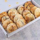 Mix Stuffed Pastry Box 16 Pc