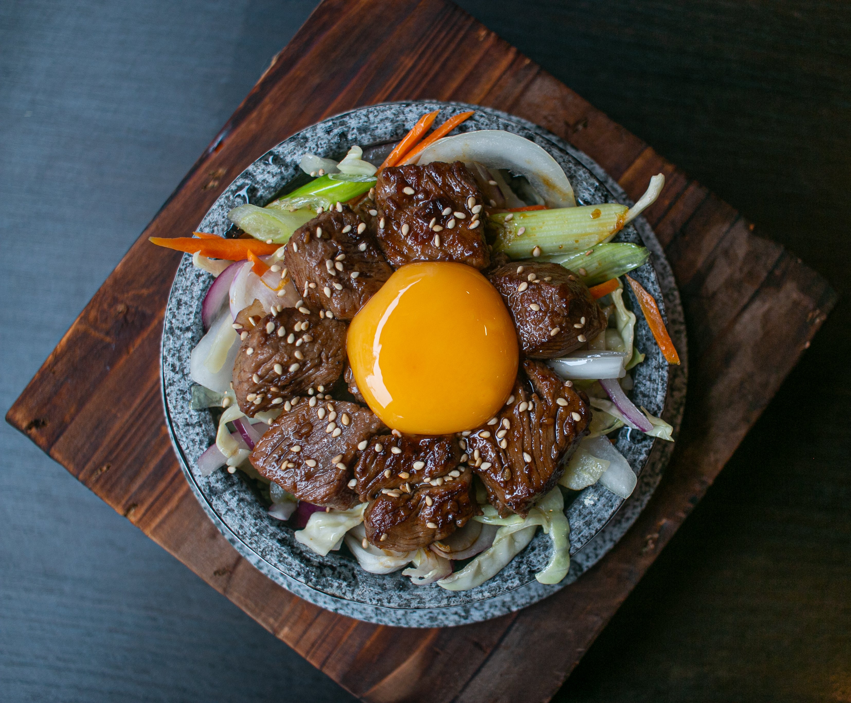 Egg with Beef Steak Rice 石鍋月見牛柳飯