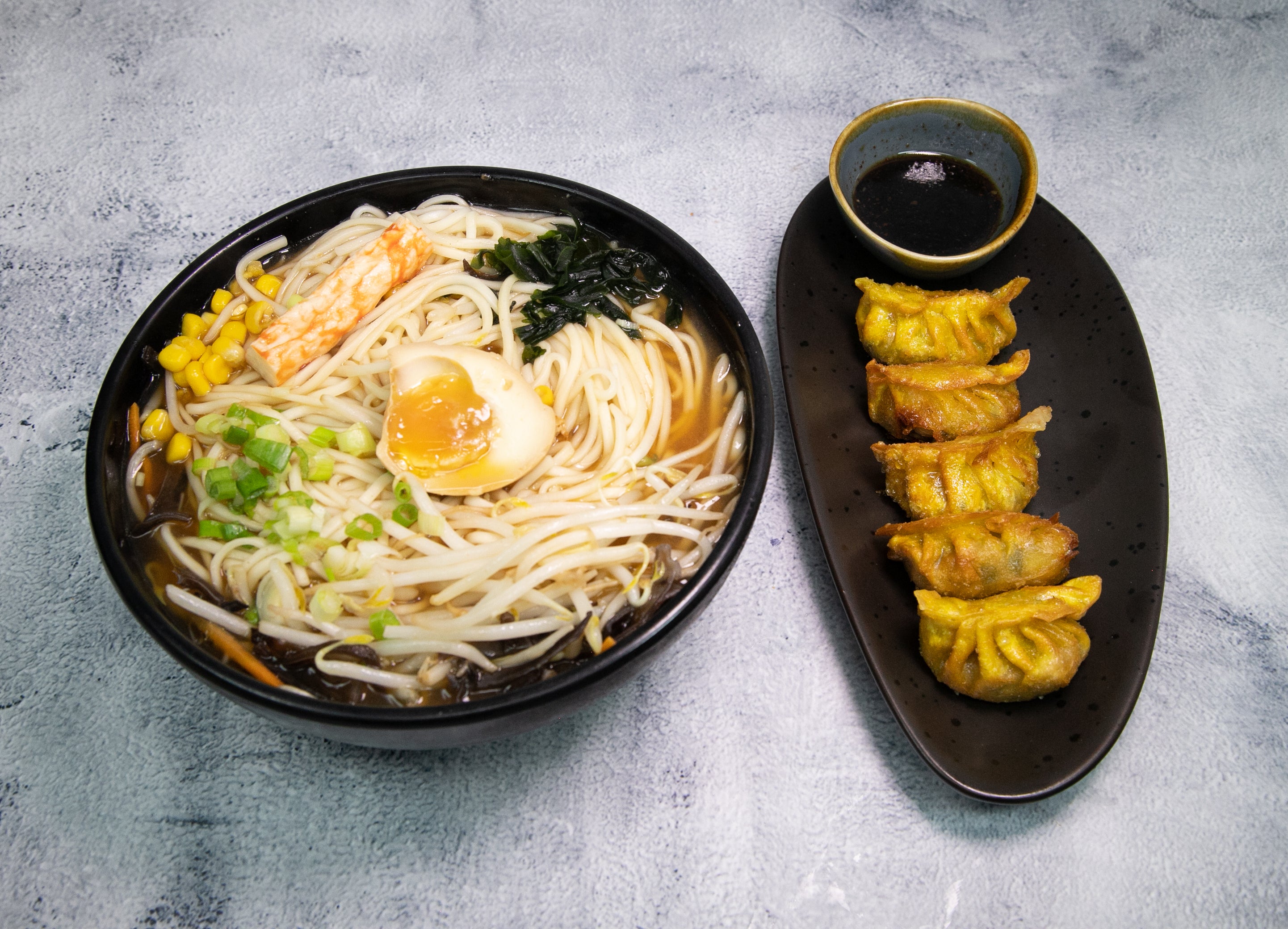 Vegetable Gyoza Ramen/Udon 素锅贴汤拉面/乌冬