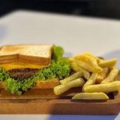 Classic Beef Sandwich With Fries