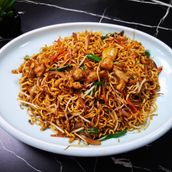 A04 Fried Noodles With Chicken鸡肉炒面