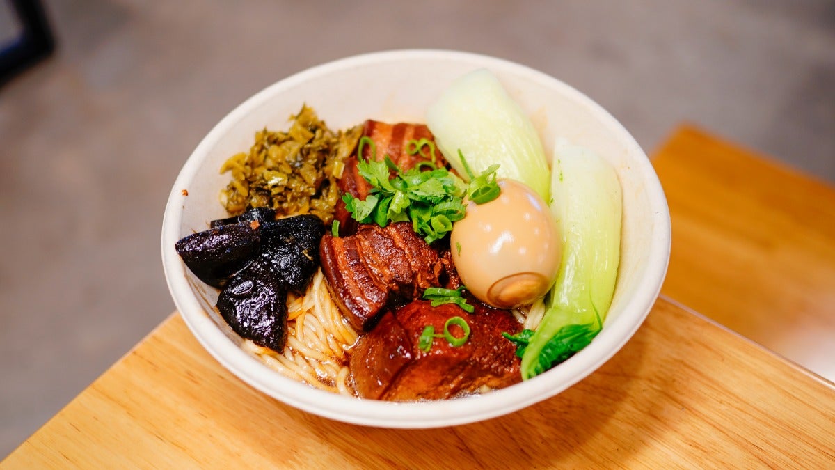 Pork Belly Mushroom Noodles 香菇红烧焖肉面