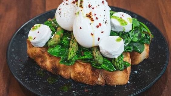Asparagus, spinach and Goat Cheese