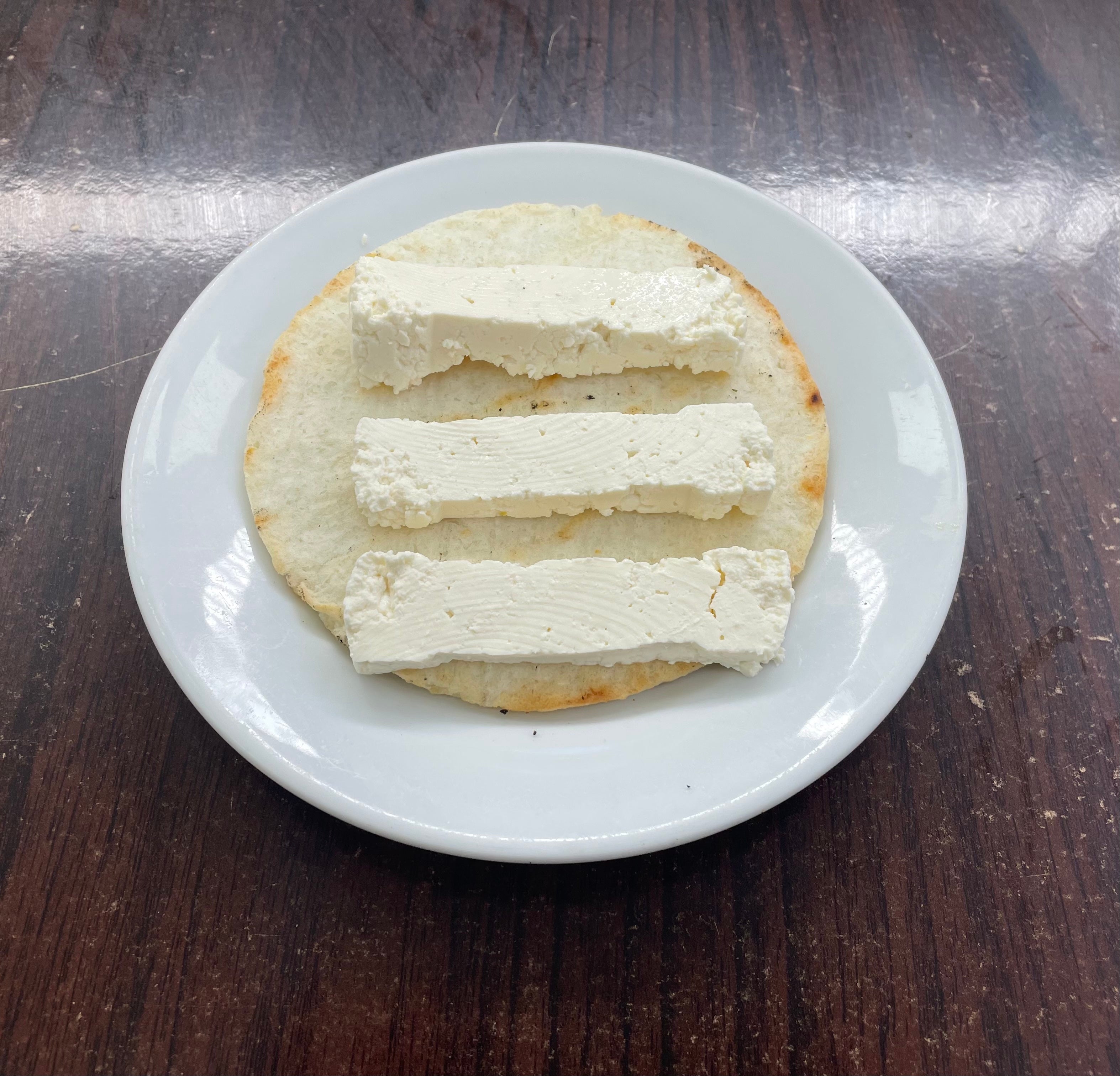 Arepa con Queso (Cornbread with Colombian Cheese)