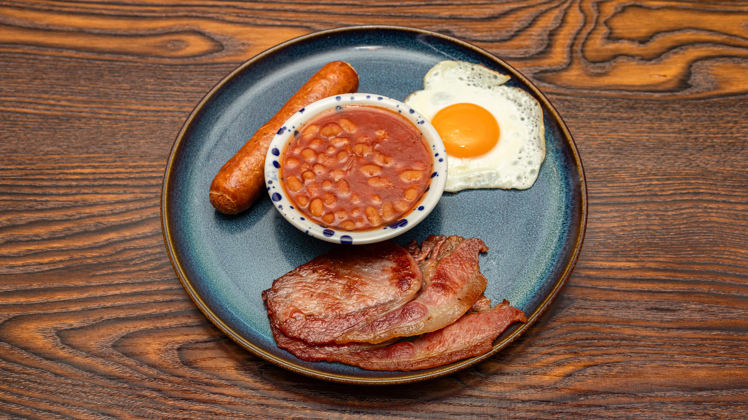 Set 1 Free Range- Egg, Bacon, Cumberland Sausage ,Heinz Beans