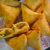Vegetable Samosa (5 Pieces)