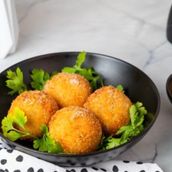 Potato Balls 4 Pcs