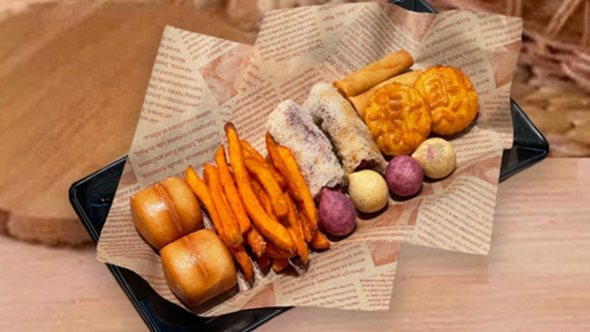 Assorted Snack Platter (Half and half) 小吃双拼