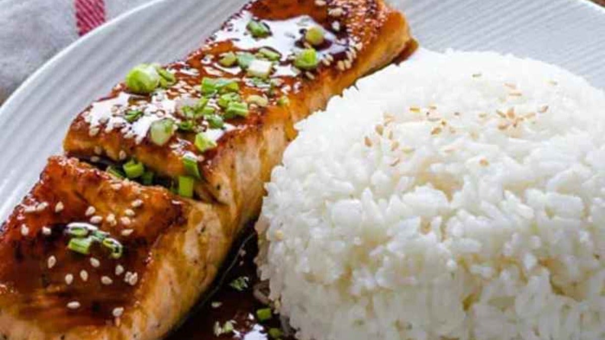Pan Fried Spicy Salmon and Tare Sauce