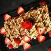  Waffle With Nutella And Fruits