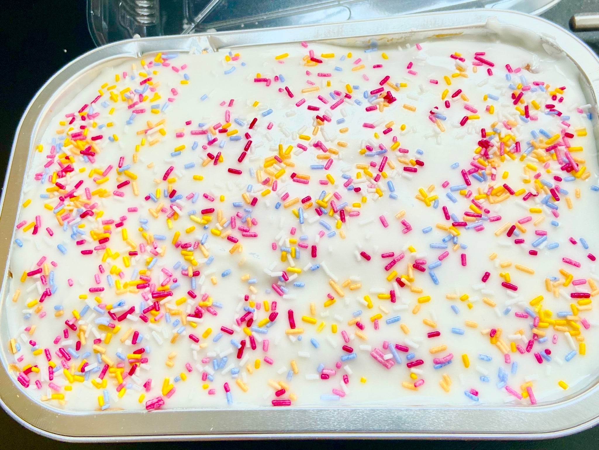 Old school sprinkle Traybake (8 slices)