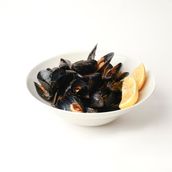 Neapolitan Style Mussels With Pepper