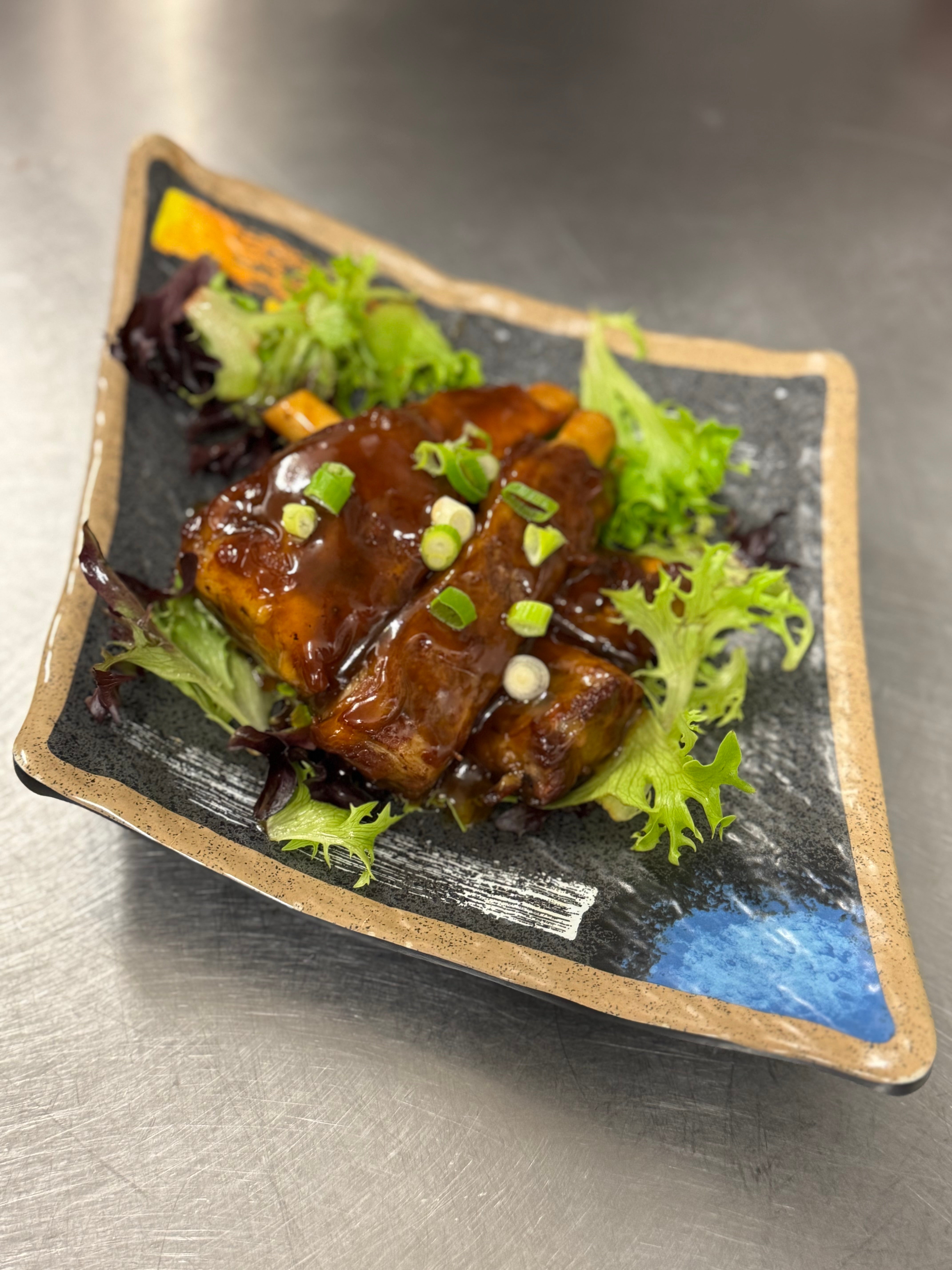 Spare ribs with sweet and sour plum sauce