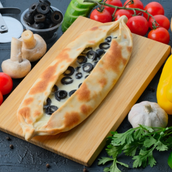 Akkawi Cheese With Olives