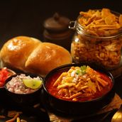 Puneri Misal Pav