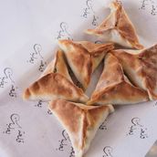 1/2 dozen small spinach fatayer