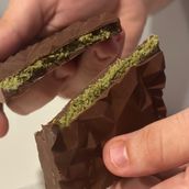 Pistachio Kunafa Chocolate Bar