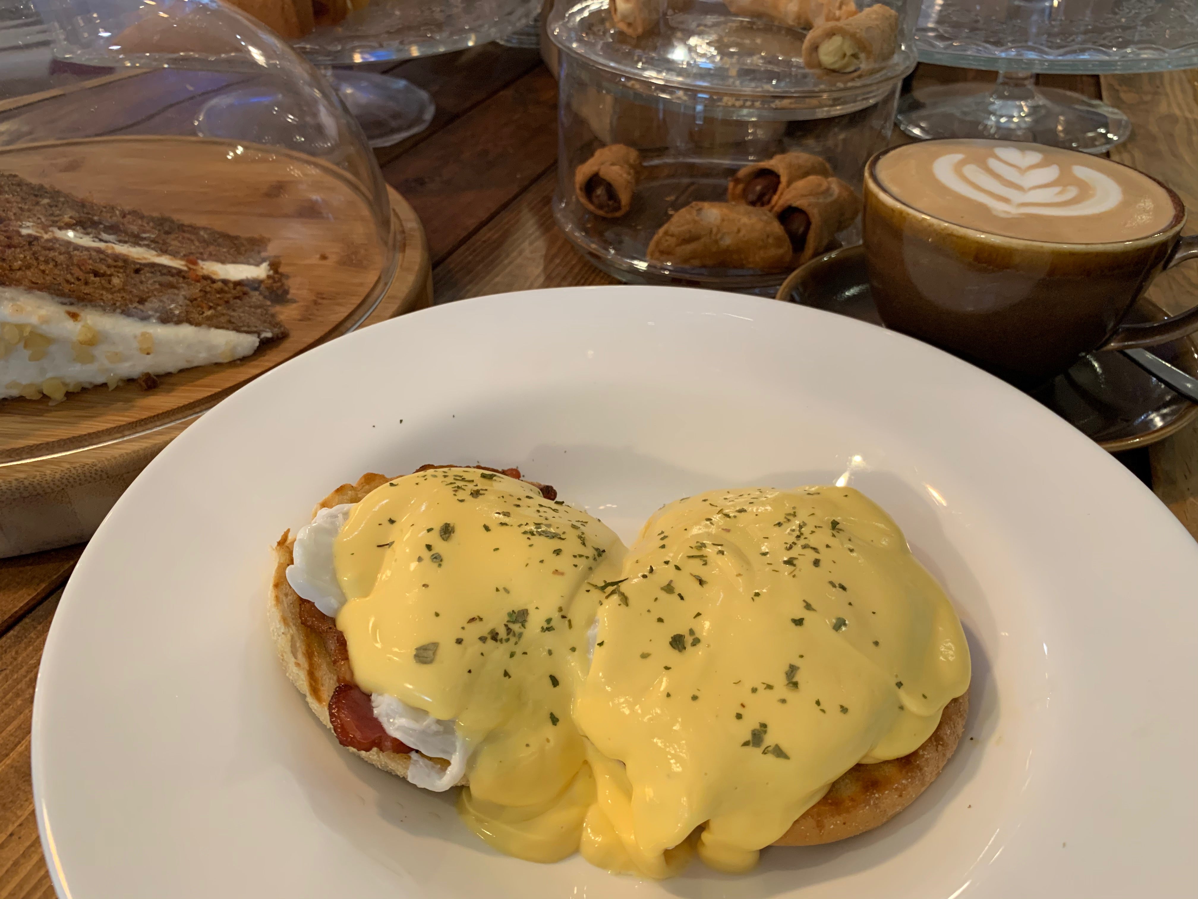 Eggs Benedict with Bacon