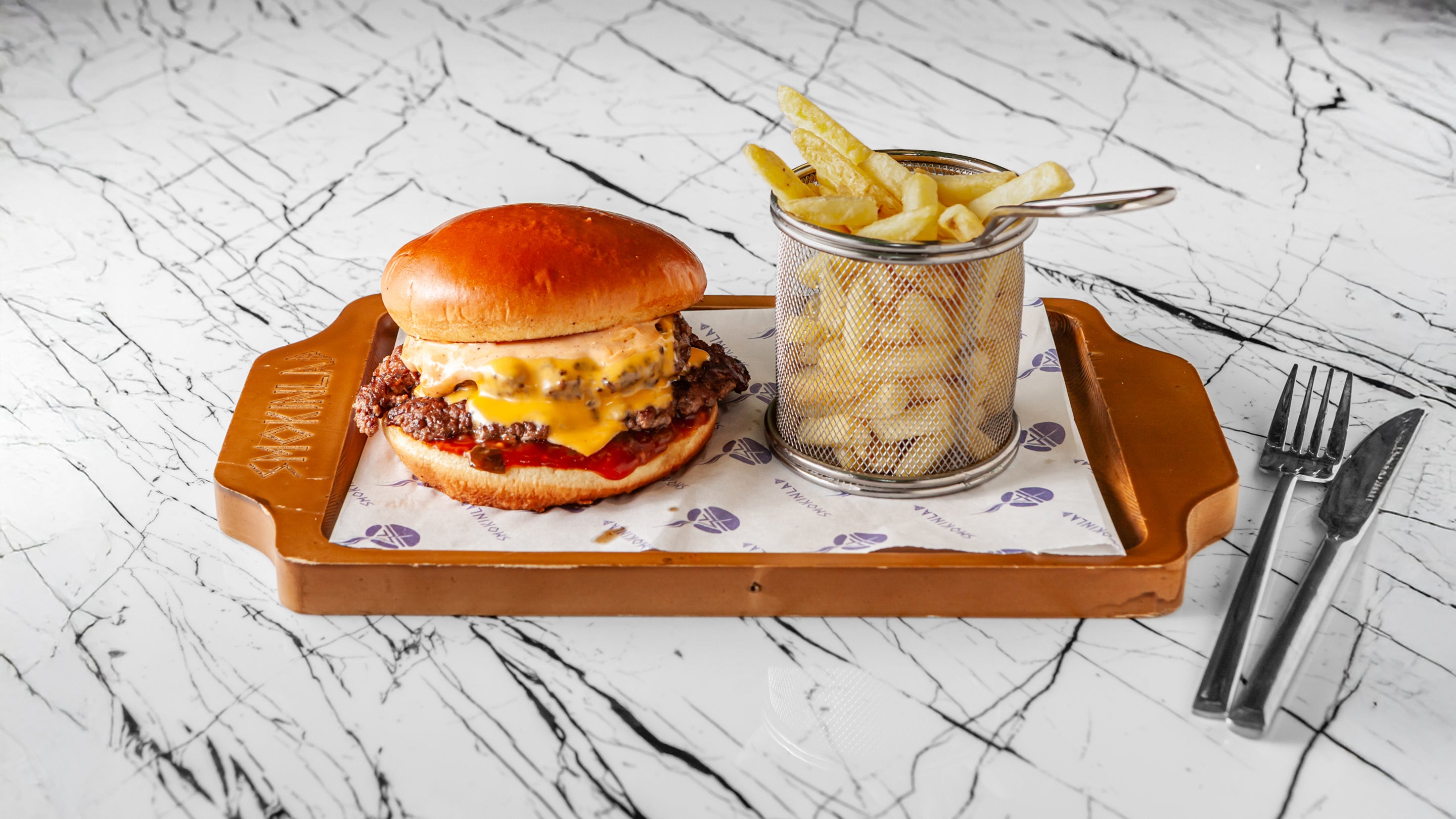Smokin Lab Special Burger