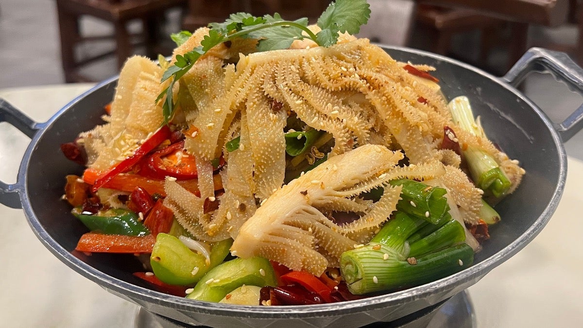 Dry-Wok Tripes with Mixed Vegetables (干锅牛百叶)