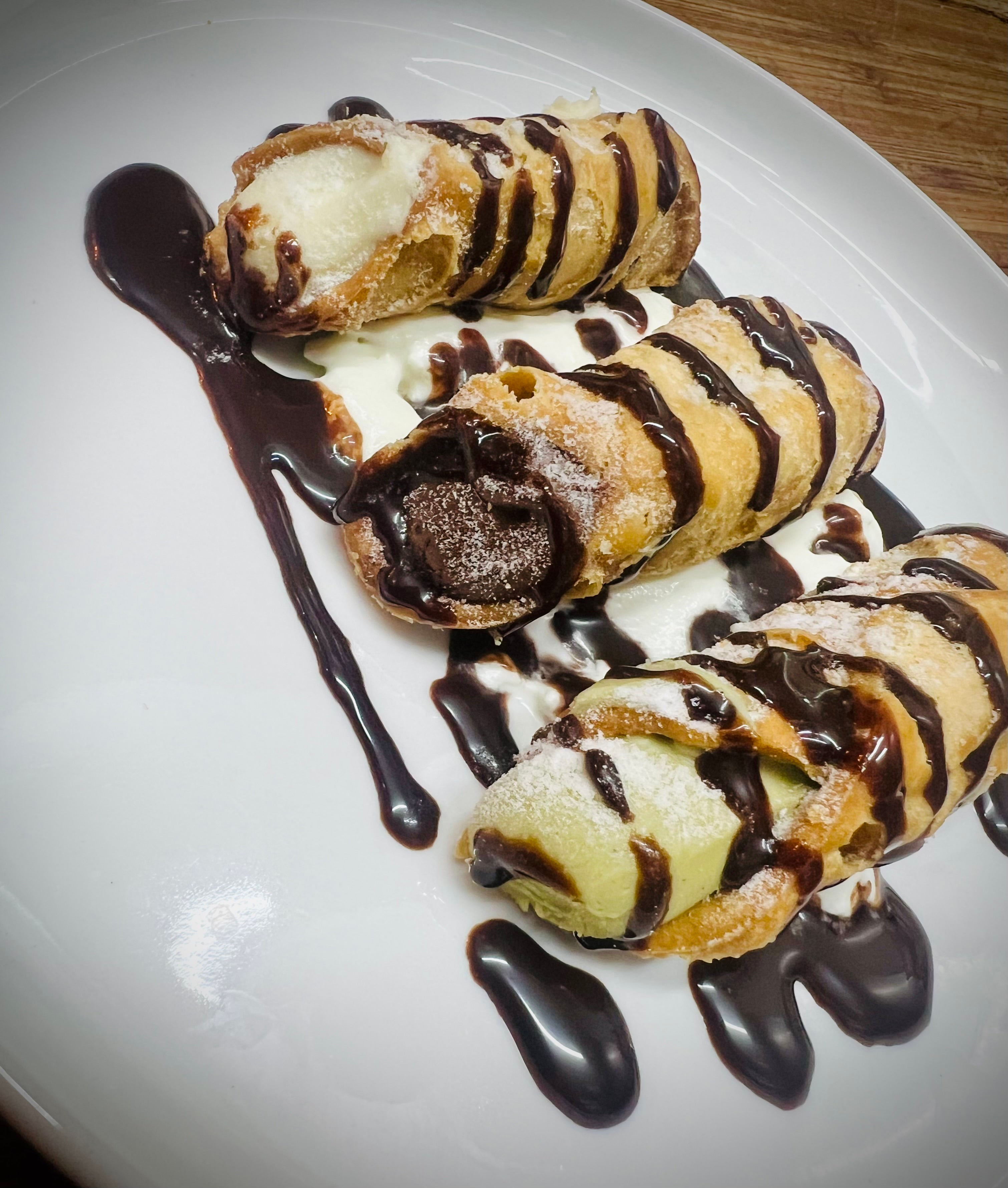 Mixed Cannolis