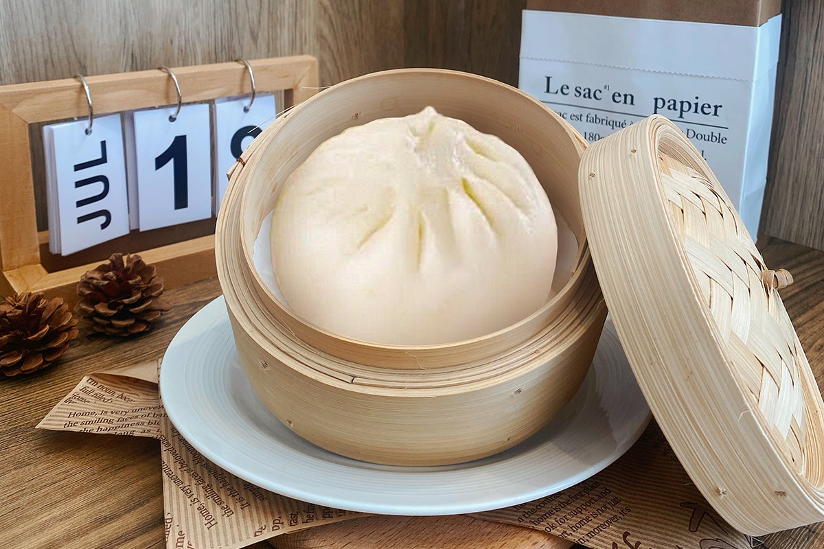 Big Chicken with Mushroom Bao Bun(1) 鸡肉香菇大蒸包