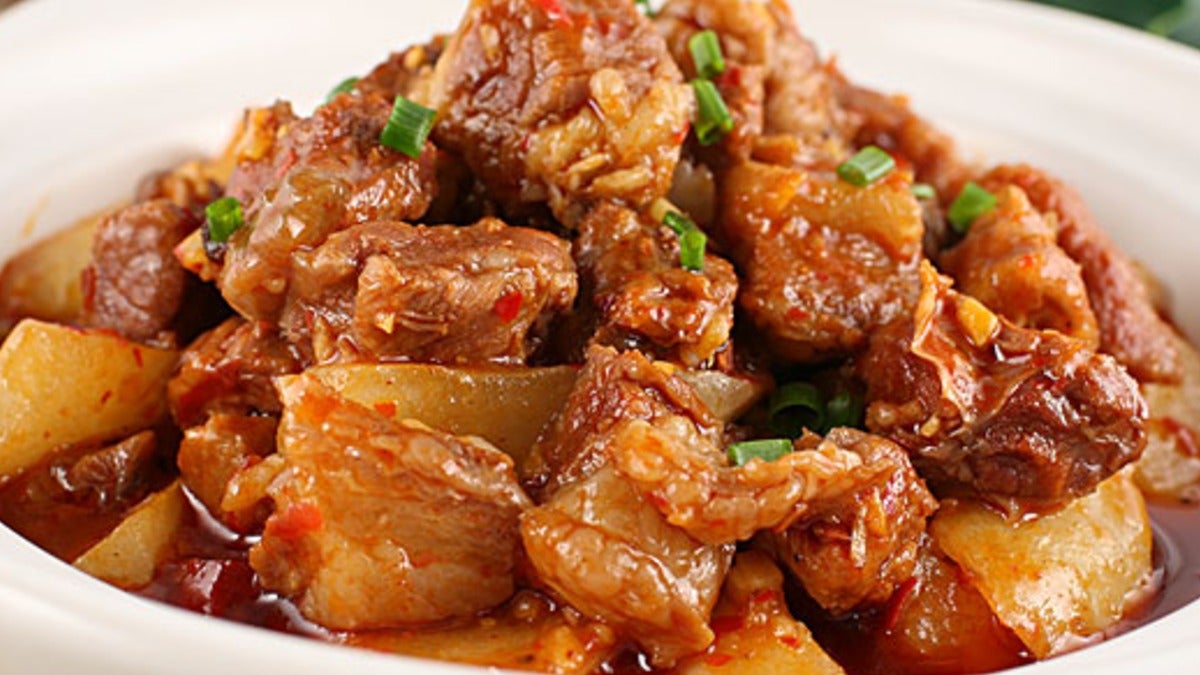 Stewed Beef Brisket with Mooli 牛腩萝卜煲