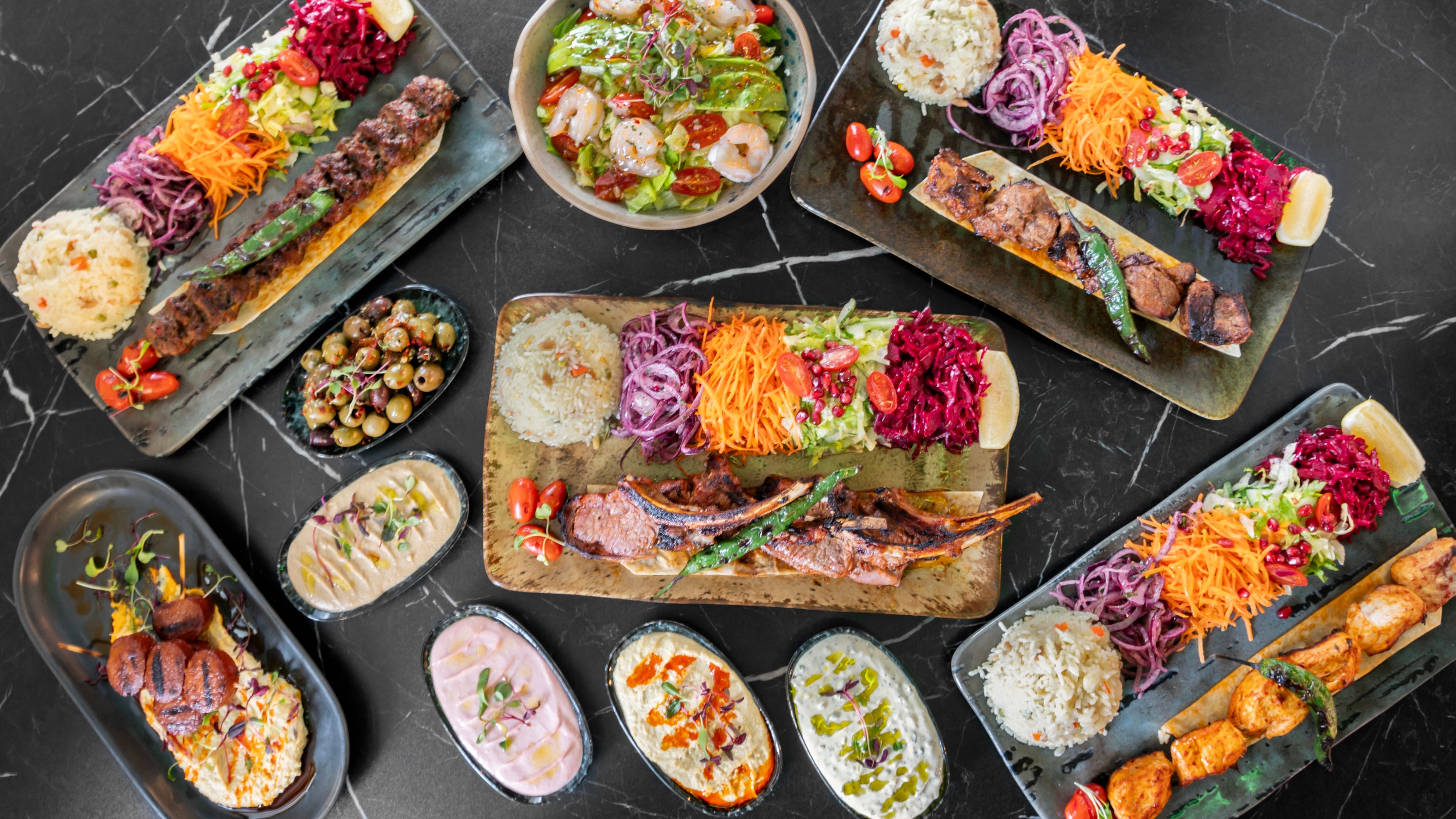 De Roya Lounge Grill & Bar