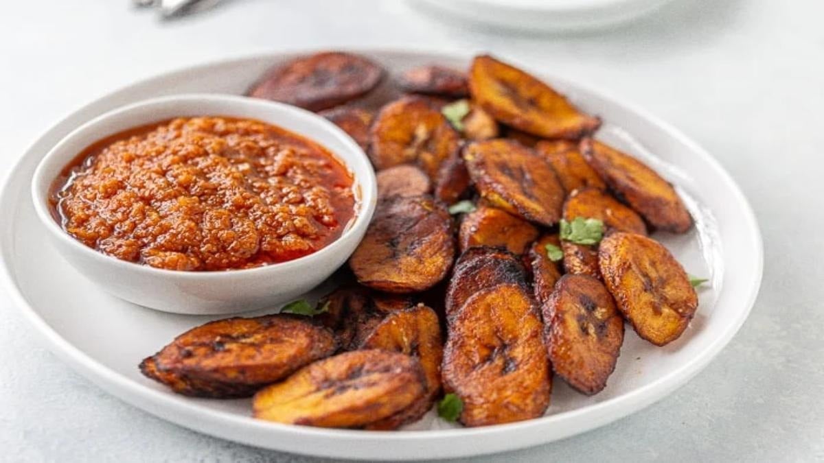 Ewa Agoyin (Sweet Oloyin Beans) With Fried Beans-pepper Sauce & Fried Plantain | Choice of Chicken or Turkey