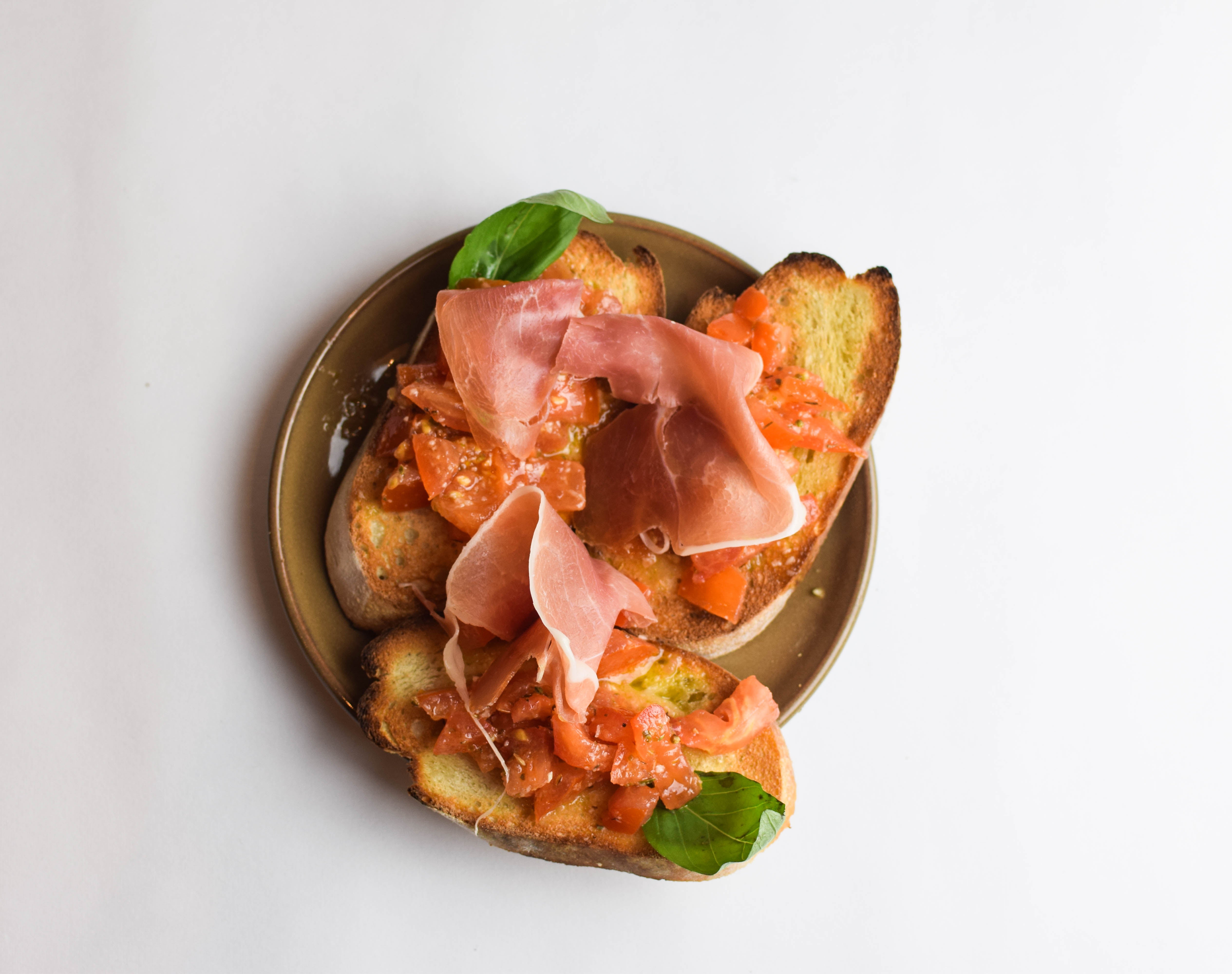 Pan Con Tomate Y Serrano