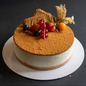 Lotus Cheese Cake (Serves 5-8)