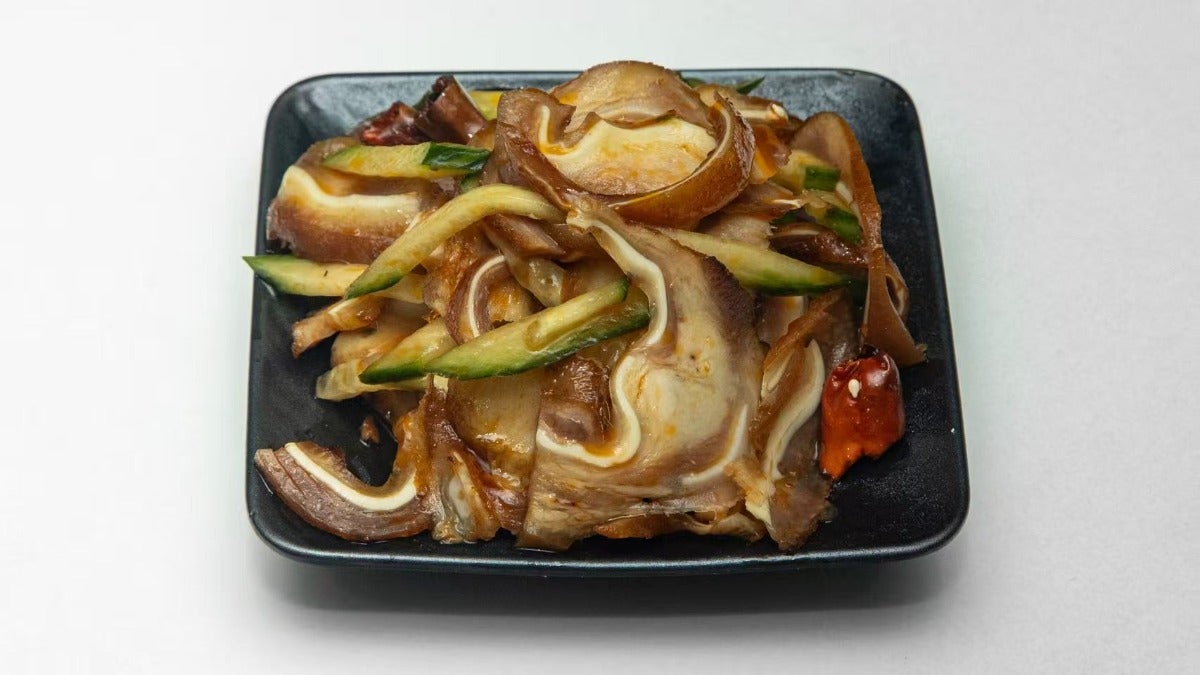 41 黄瓜拌猪耳 Pig's Ear & Cucumber Salad