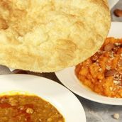 Halwa Puri (2 Big Puris)