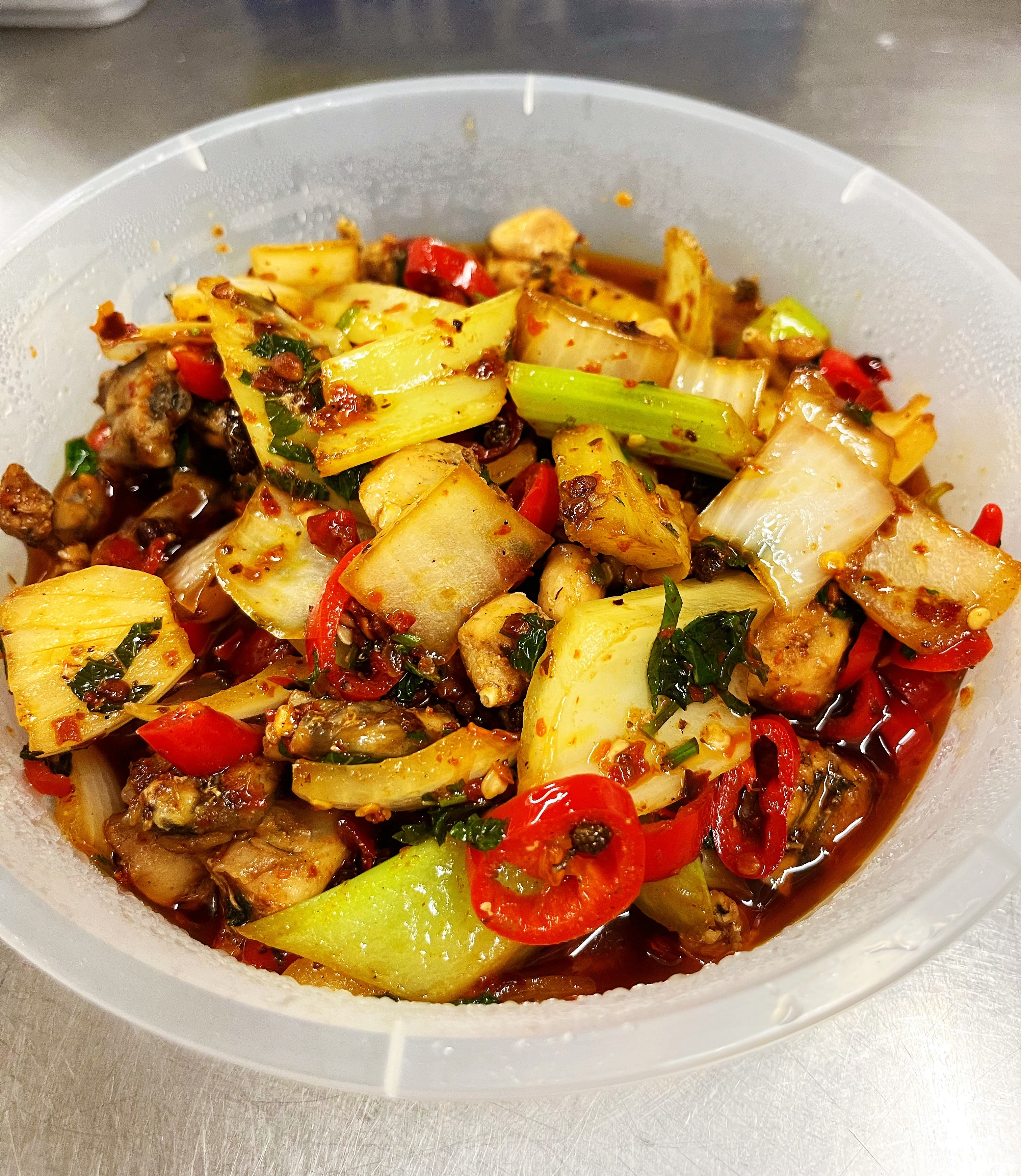 114. ⼲锅⽜蛙Griddle Cooked Frog’s Legs (Spicy Level 3)