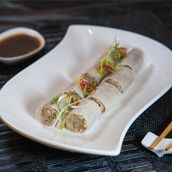 Chicken & Asparagus Cheung Fun  دجاج وهليون شوفان