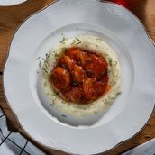 Shrimp In Tomato Sauce With Mashed Potatoes Креветки в томатном соусе