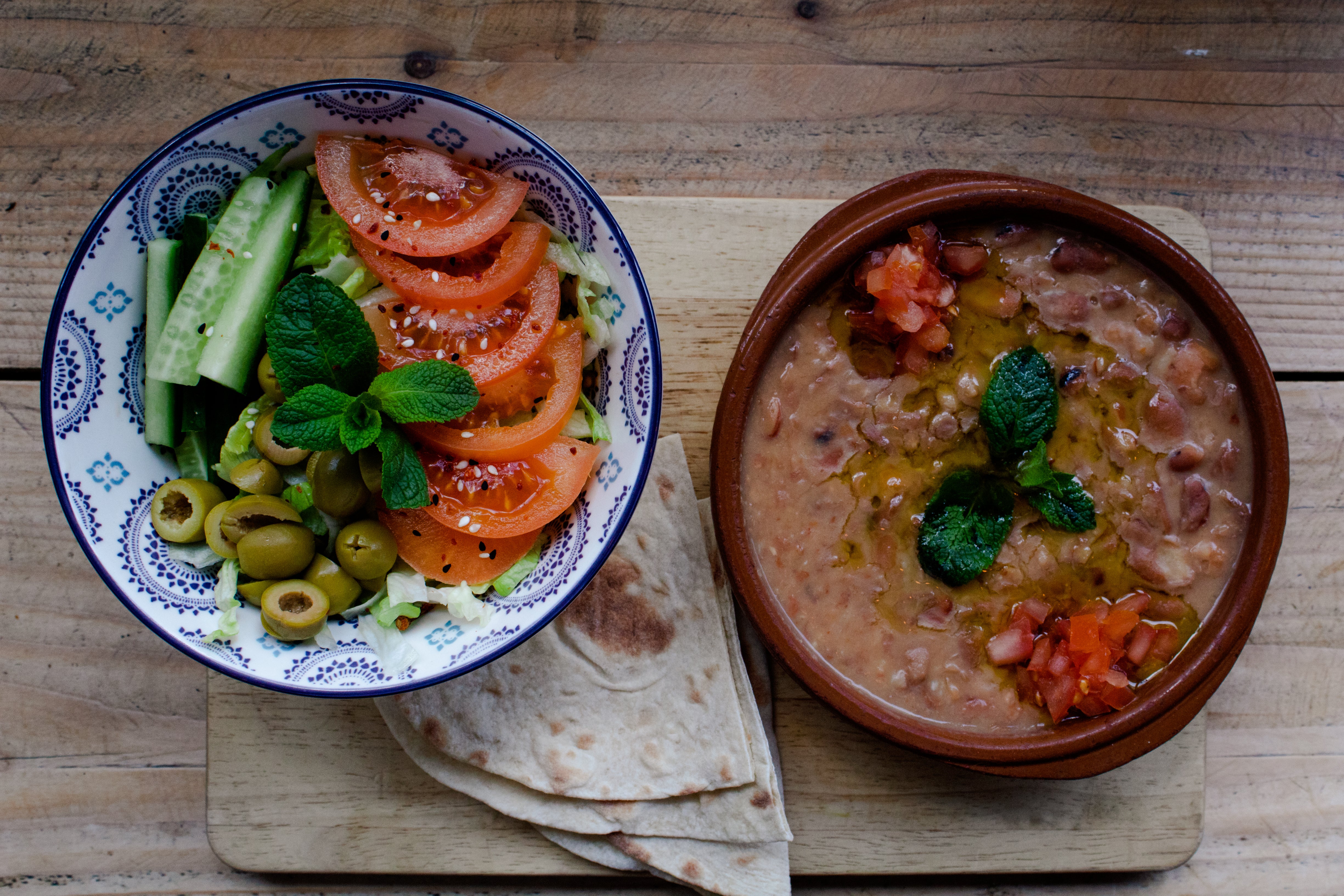 Ful Mudammas (pita bread and salad)
