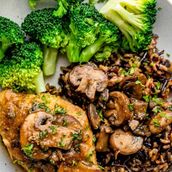 Grilled Chicken With Mushroom Sauce And Vegetables 