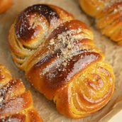 Cardamom Bun
