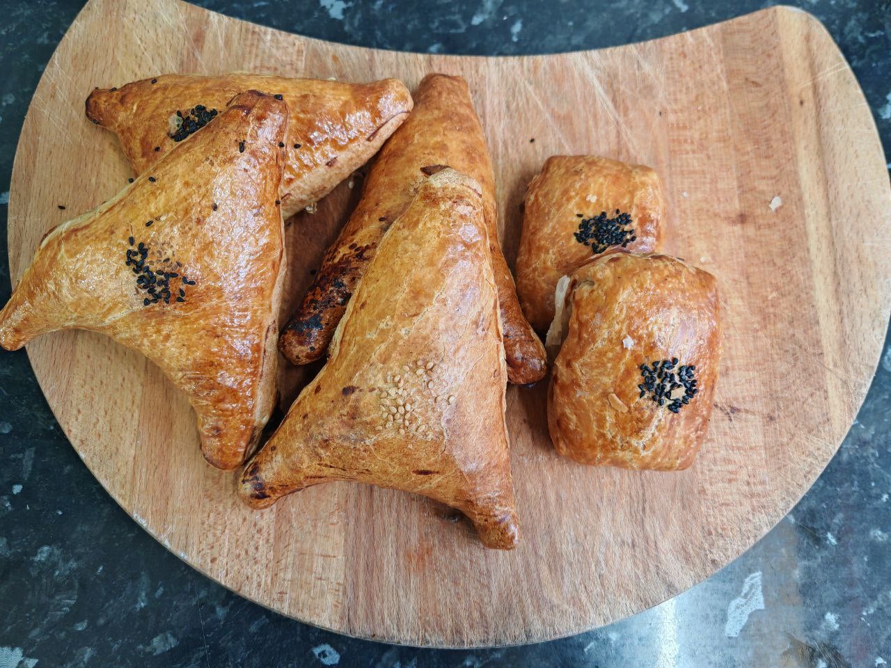 Samosa Bundle, 2 X Chicken Triangle Samosa, 2 X Beef Triangle Samosa, and 2 X Oven Meat Samosa